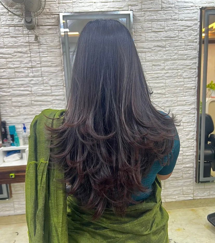 Layer Cut at Marvel Salon Manapakkam – Stylish, Voluminous & Perfectly Framed Hair