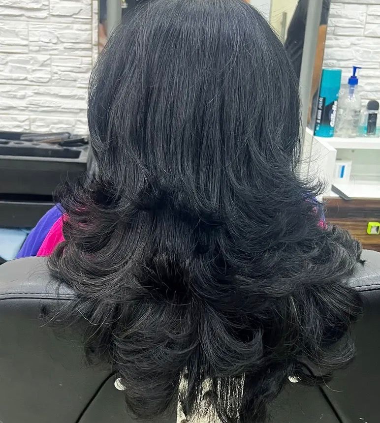 Layer Cut at Marvel Hair Salon Manapakkam – Add Volume, Style & Perfect Shape to Your Hair