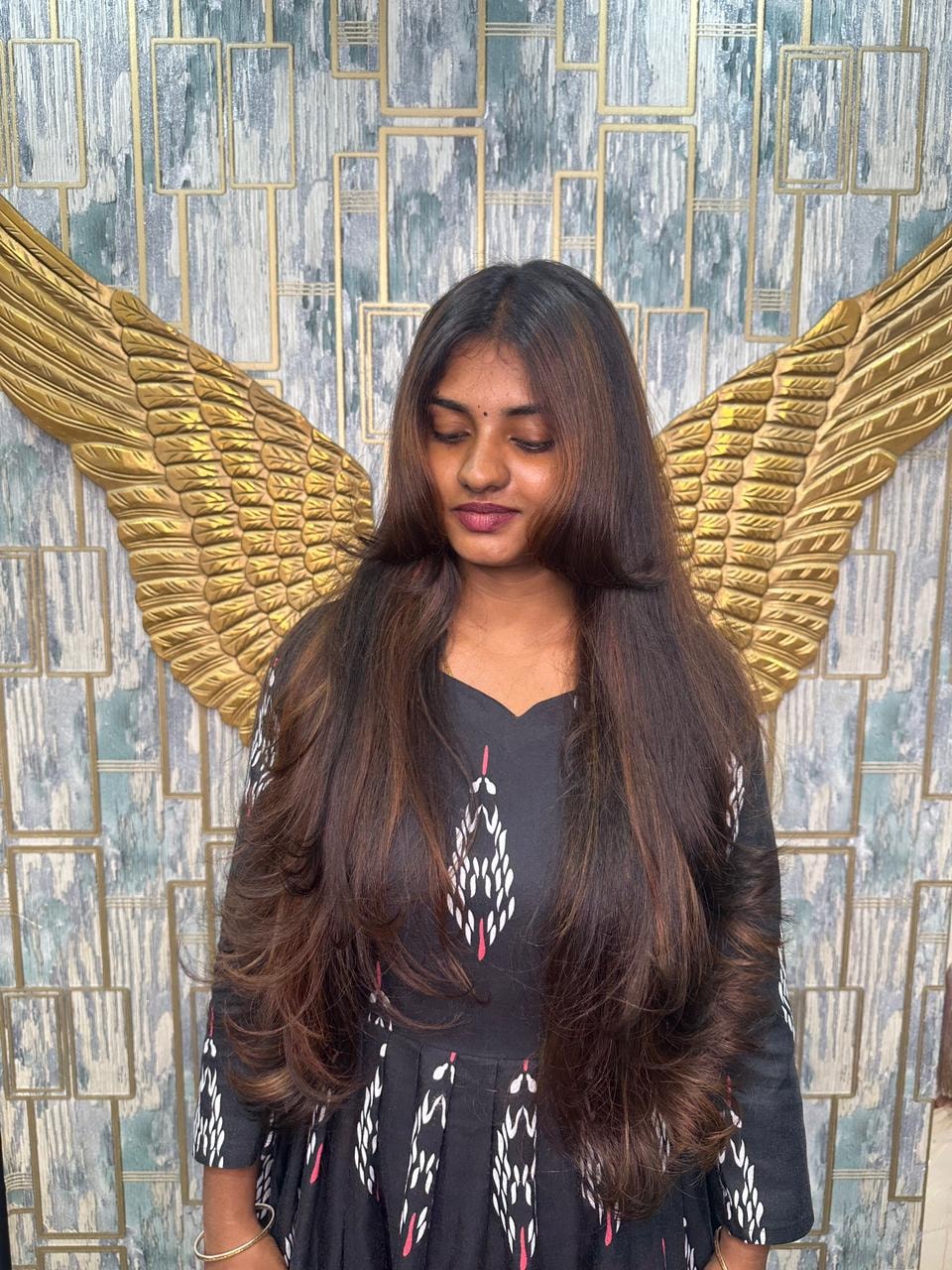 Long Layer Cut with Global Highlights at Marvel Salon Manapakkam – Elevate Your Hair Game with Style & Shine